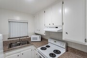 1BR, 1BA - 785 SF