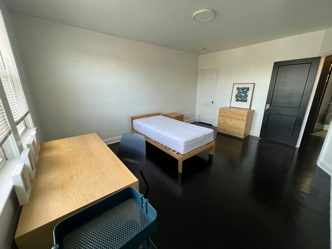 Photo - 1543 Northwick Rd Unit 2A