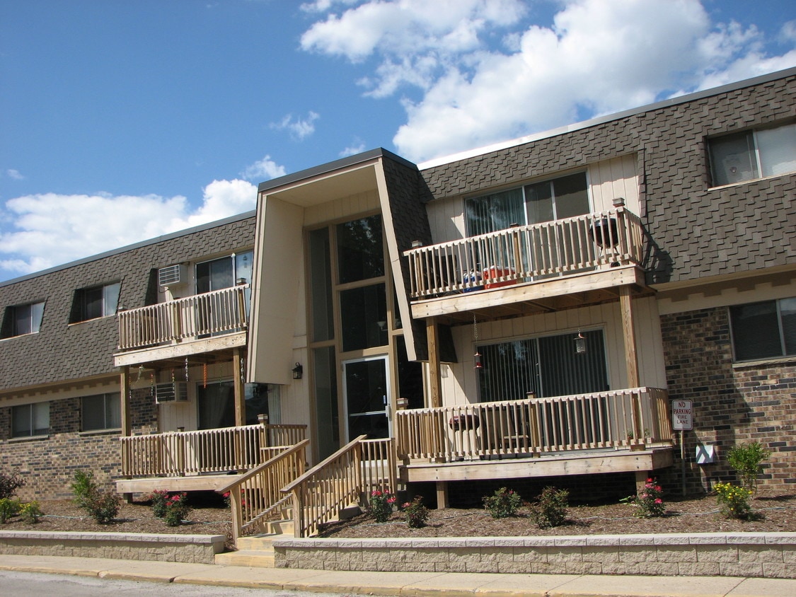 Photo - Bluemound Village