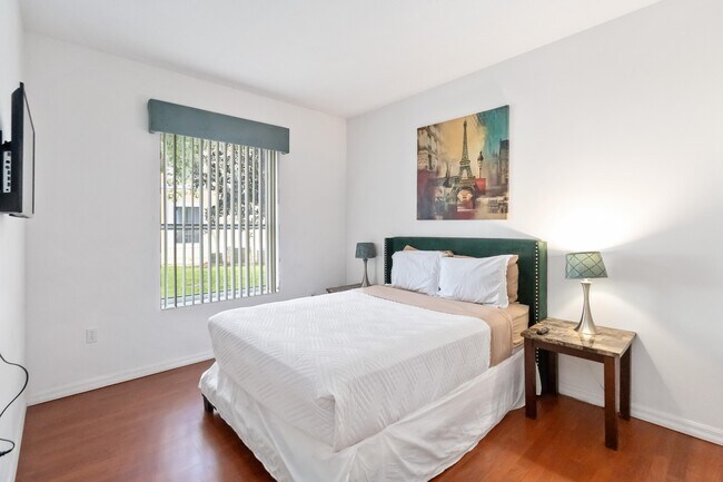 3127 Sun Lake Ct