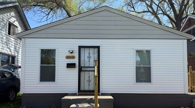 Renovated 3-Bedroom Home – We Welcome Sect... - Renovated 3-Bedroom Home – We Welcome Sect...