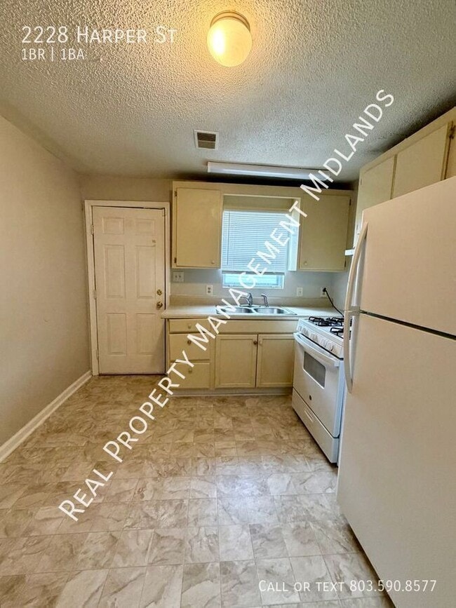 Photo - 2228 Harper St