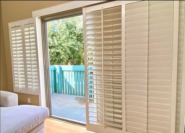 Building Photo - 5700 Etiwanda Ave Unit 275