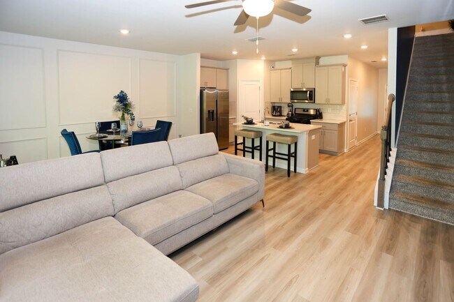 Photo - 5682 Plain Field Ln