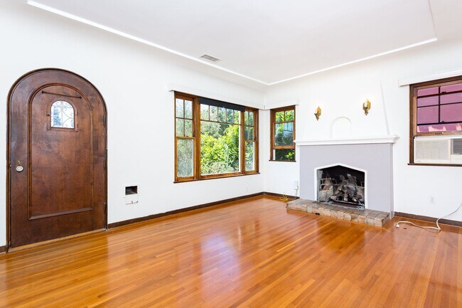 Photo - 4455 Swift Ave Unidad 4455