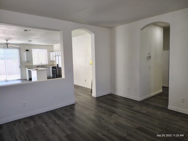 Photo - 5526 Cresent Valley St