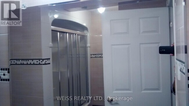 Photo - 4063 Ellesmere Rd