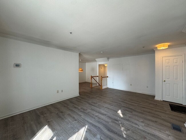 Photo - Spacious 3 Bed 3 Bath Condo With Balcony I...