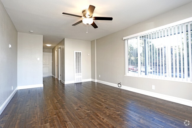 1BR,1BA