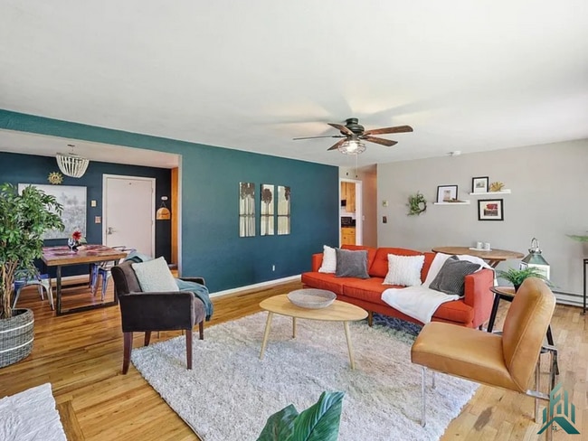 Photo - 977 NW Cleveland Ave