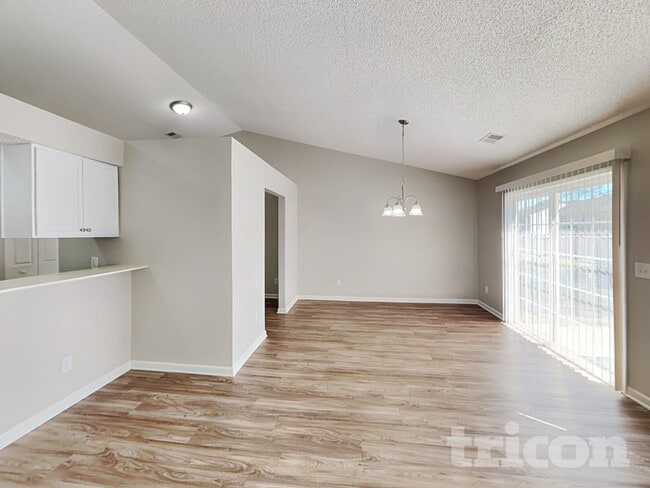 Photo - 721 Elderberry Ln