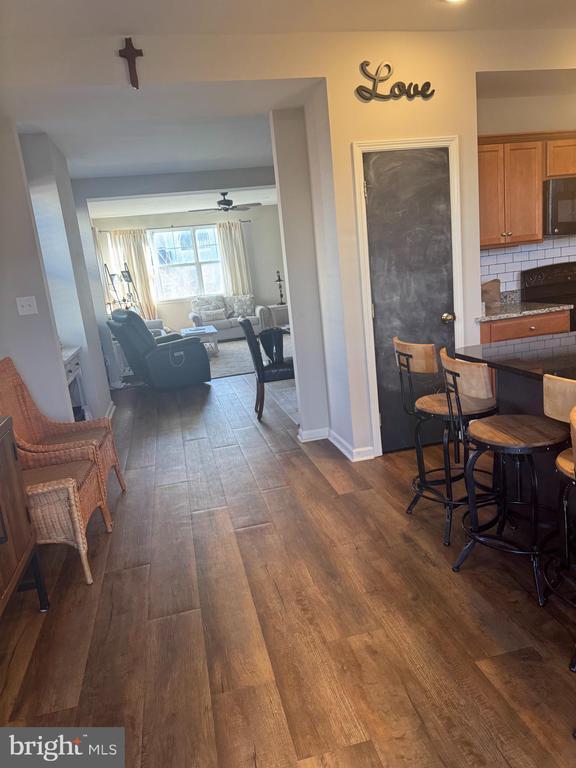 Building Photo - 43 S Poplar St