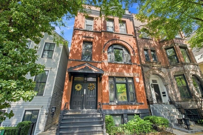 Building Photo - 224 W St Paul Ave Unit 1