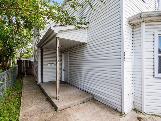 Photo - 100 S Oakley Ave