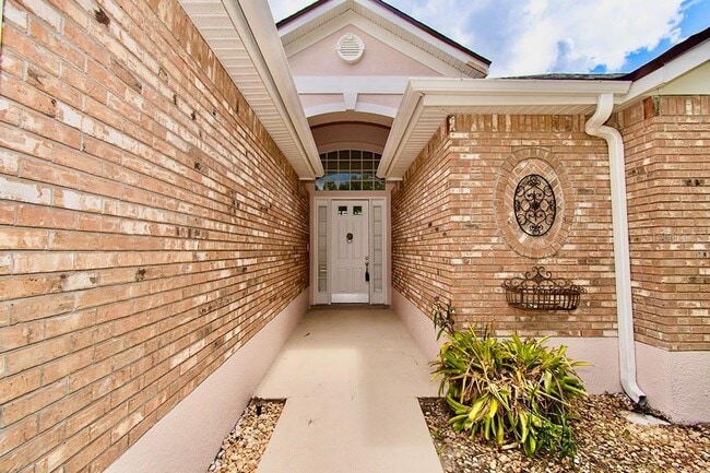 1707 Golfview Dr