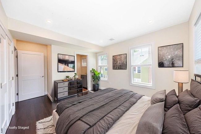 Photo - 120 Jerome St