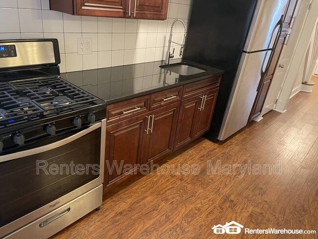 Building Photo - 2855 W Cold Spring Ln