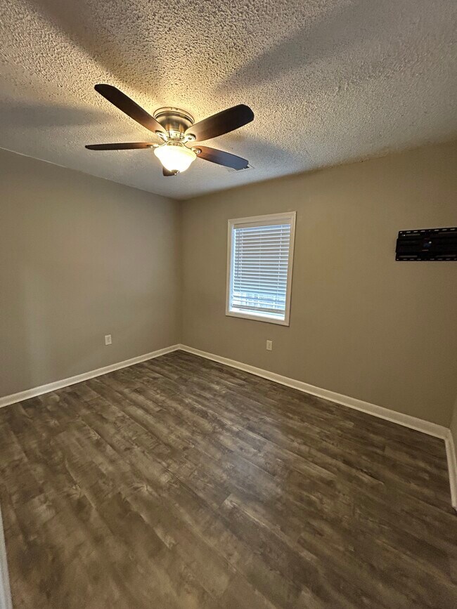 Photo - 1107 Smith St SW