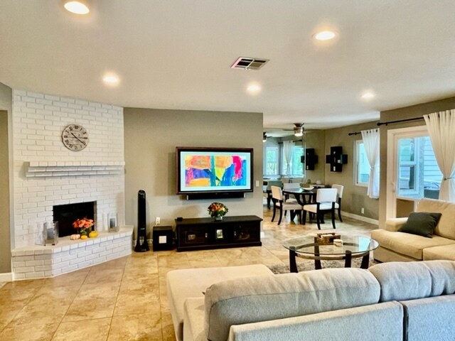 Photo - 831 W Fletcher Ave Unit 212