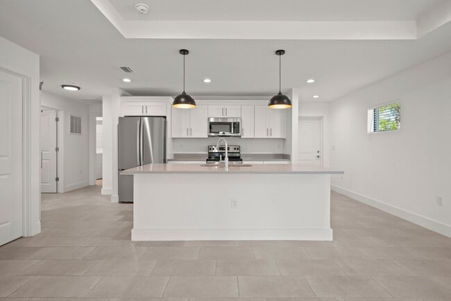 1392 San Cristobal Ave