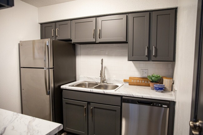 Cocina contemporánea en Sandstone Apartments - Sandstone