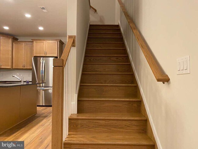 Photo - 1007 Morton Aly