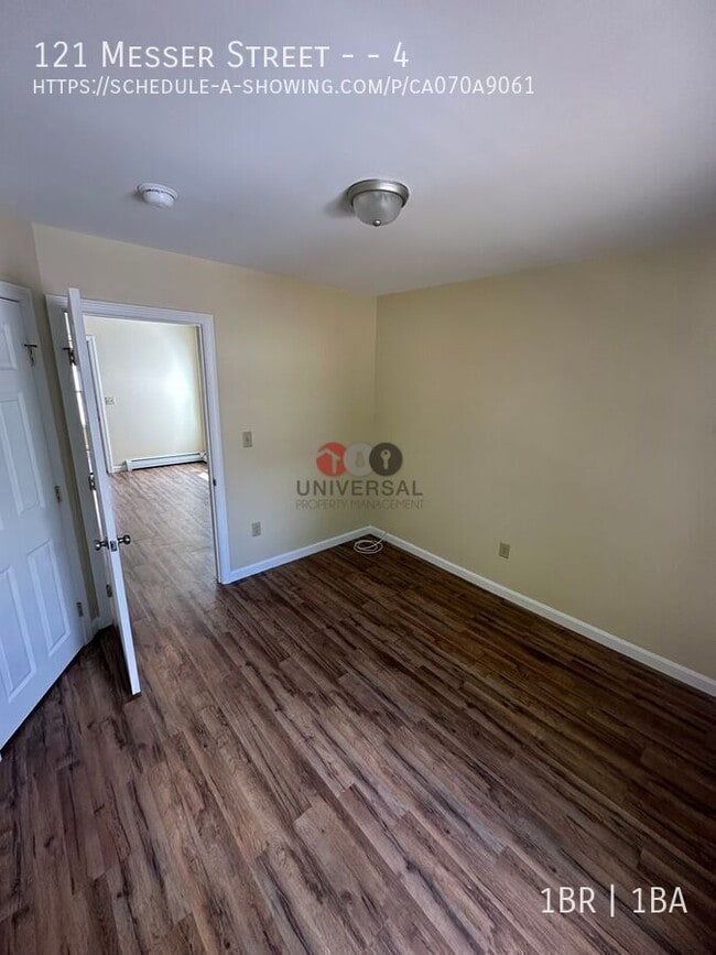Building Photo - 121 Messer St Unit 4