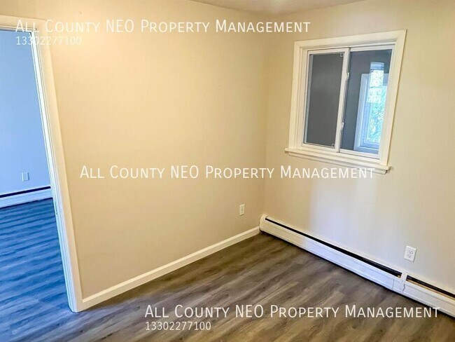 Photo - 2116 Market Ave N Unit 2