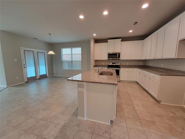 4725 Redbud Dr