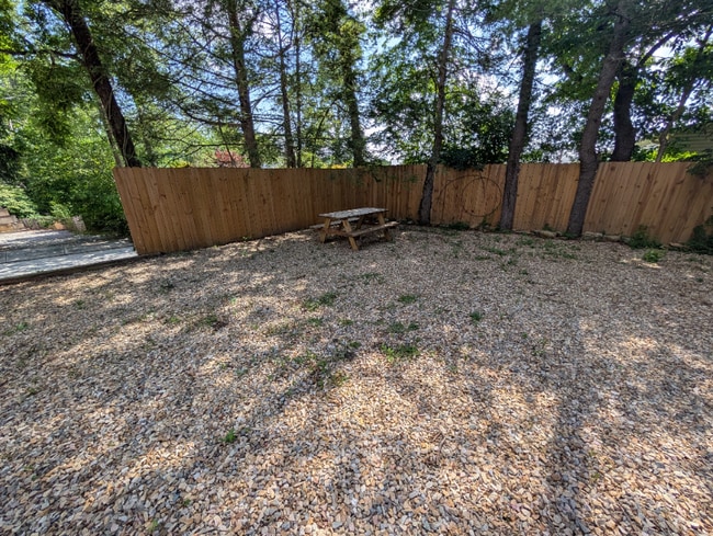 Photo - 604 Yarborough St