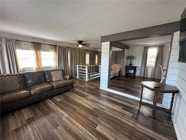 Photo - 810 S Sandpiper St