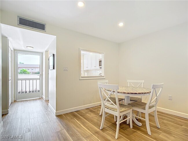 Building Photo - 180 Turtle Lake Ct Unit 206 Rental