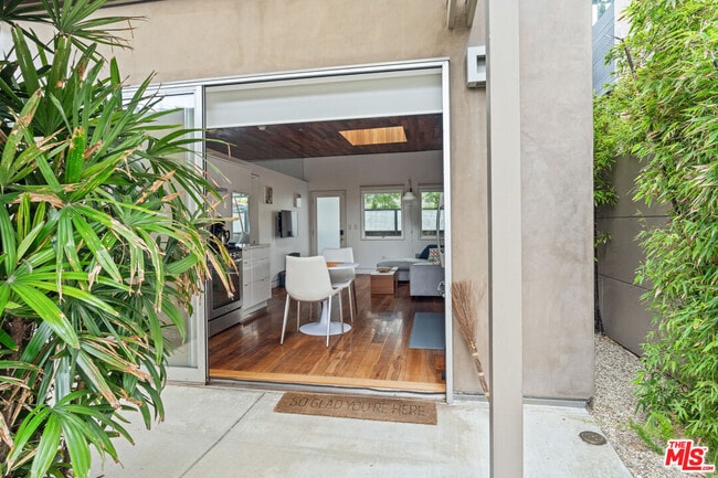 Photo - 522 Rialto Ave