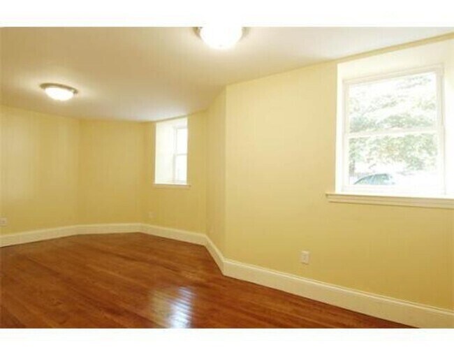 Building Photo - MASSIVE Renovated 6 Bed In Mission Hill! A... Rental