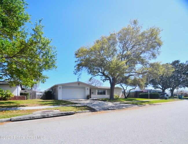 Photo - 405 Sparrow Dr