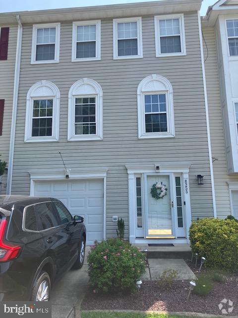 Building Photo - 8255 Moffat Run Rental