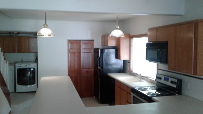 Photo - 622 Nickey Way