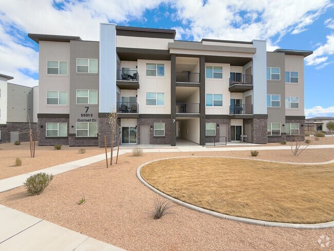 Building Photo - Desert Color Condo 2 bd, 2 bt, 1 Car Garage