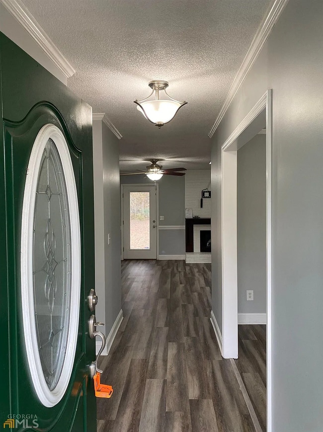 Photo - 3/2.5 bath home with large yard!