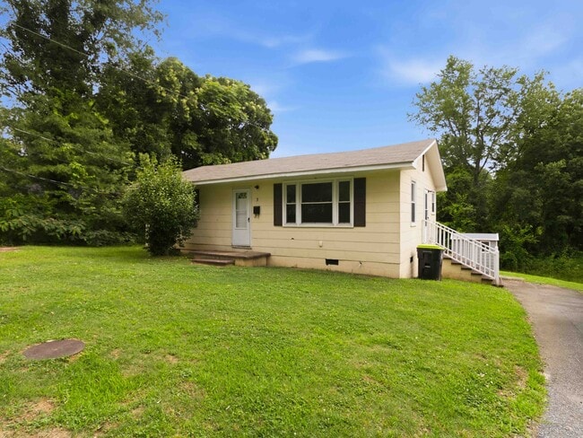Photo - 3 Pine Ln