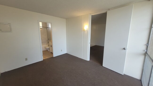 Photo - Newly Upgraded Spacious 1 Bedroom Apartment in the Ridgecrest Complex.