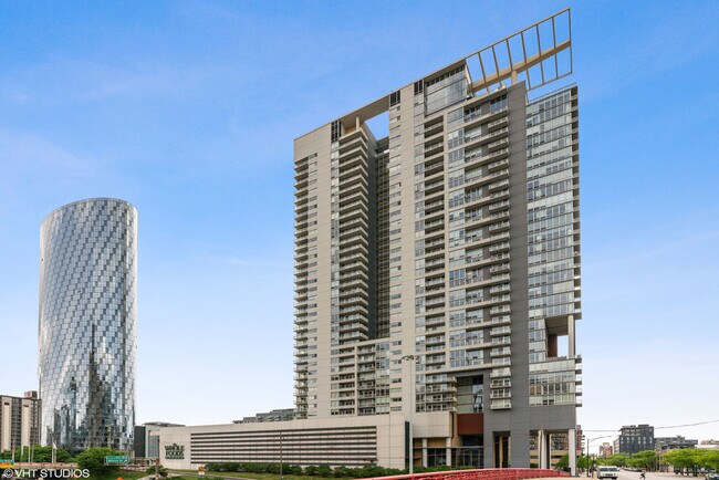 Building Photo - 737 W Washington Blvd Unit 3306 Rental