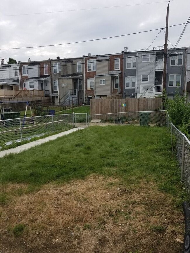 Photo - 3 Bedroom with Fenced in Rear Yard