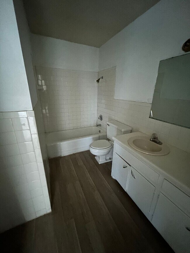 Photo - 1612 58th St Unidad B