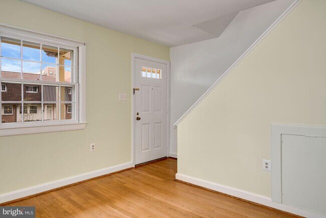 Photo - 107 S Virginia Ave Townhome