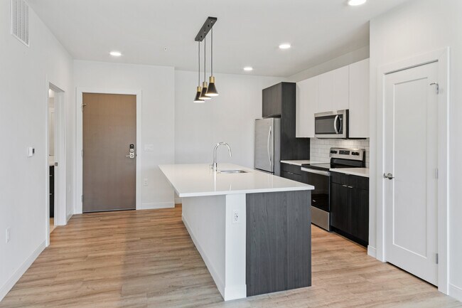 5945 6th Ave Unit 209