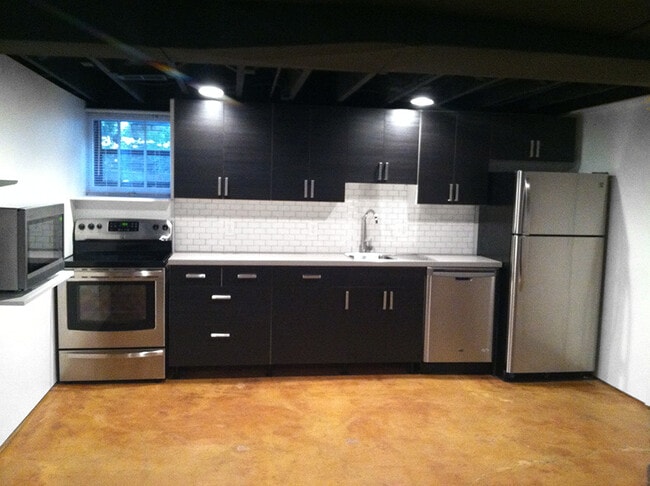 Photo - 5033 Walnut Street