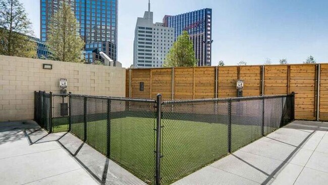 Photo - 350 North St. Paul Street Unidad d1