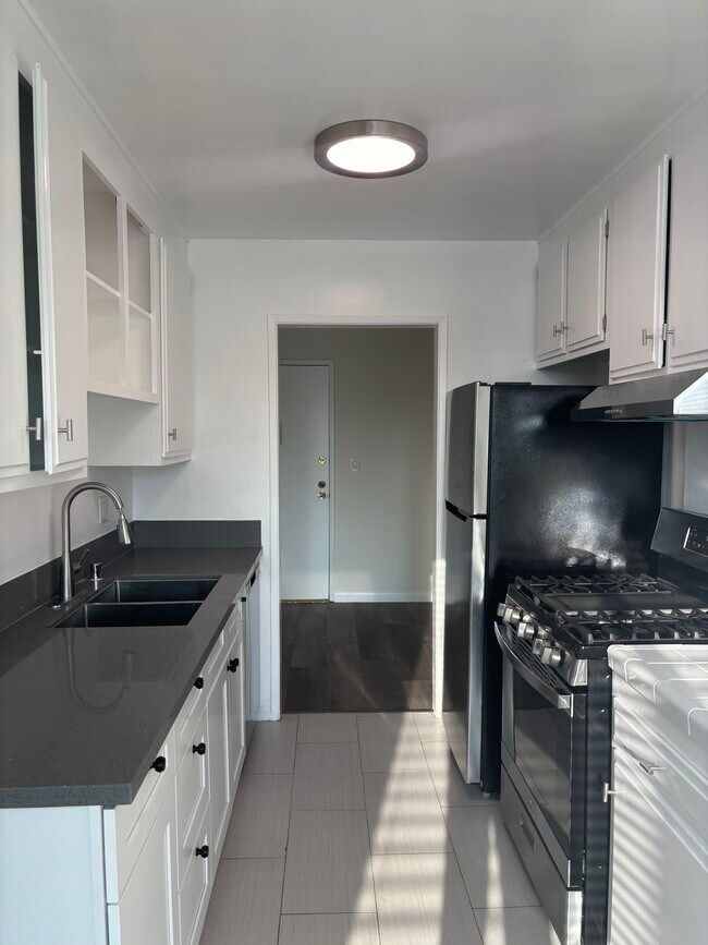 Photo - 11010 Rose Ave Unit 202