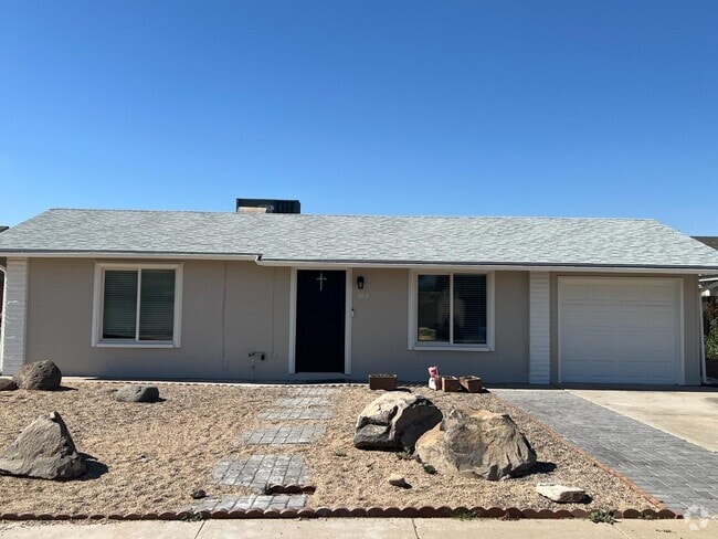 Building Photo - 302 W Kristal Way Rental